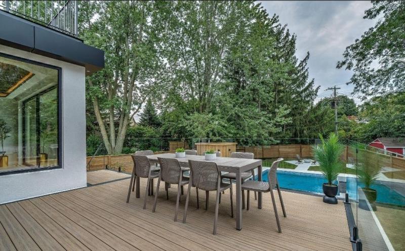 298 Strathcona Drive