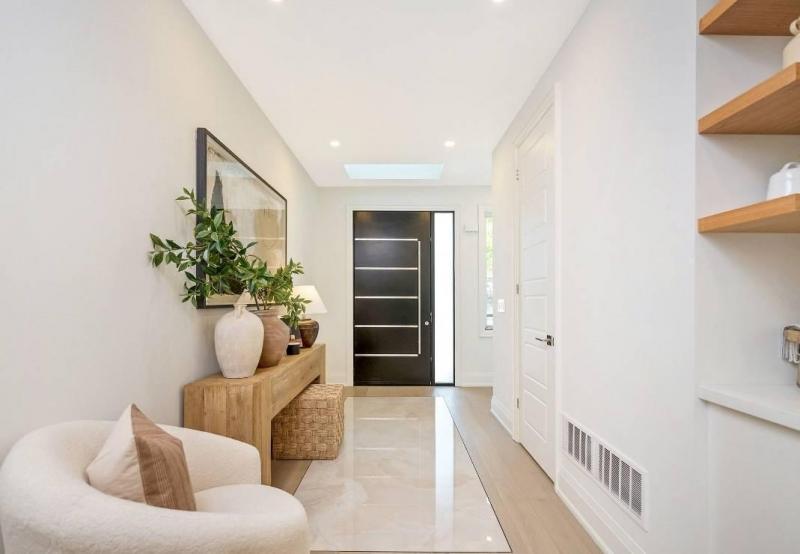 368 Maplewood Crescent