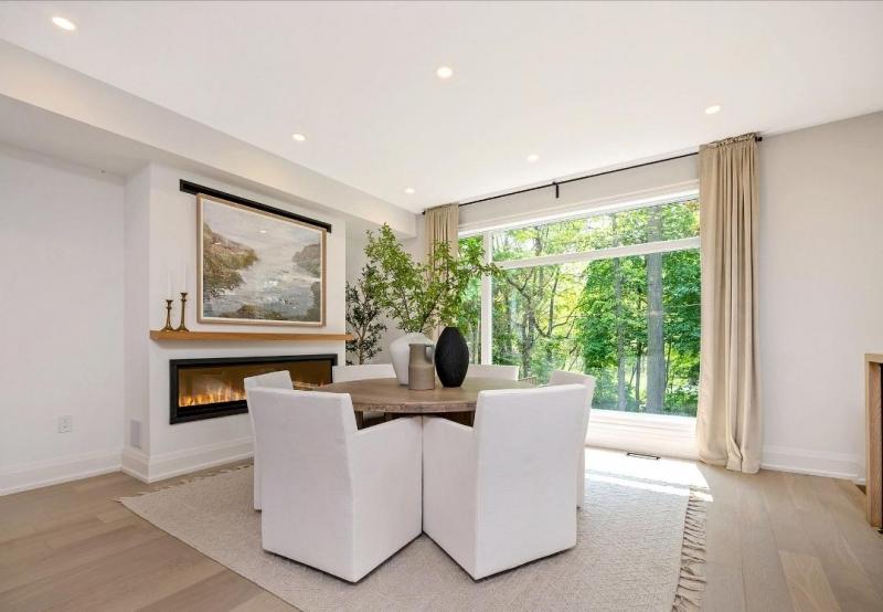 368 Maplewood Crescent